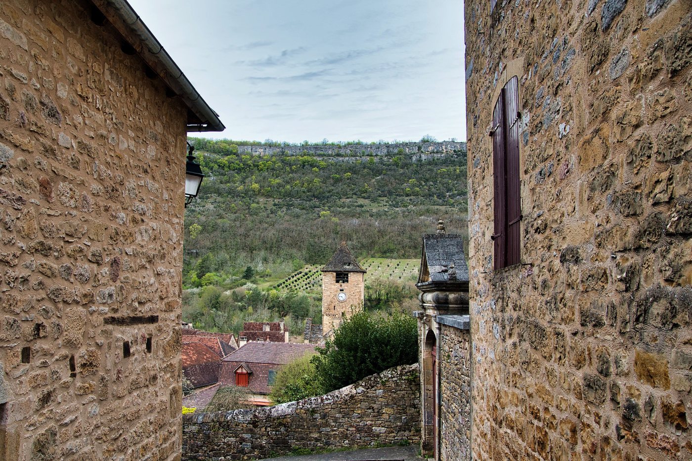 Le village entre deux façades, Autoire dans le Lot