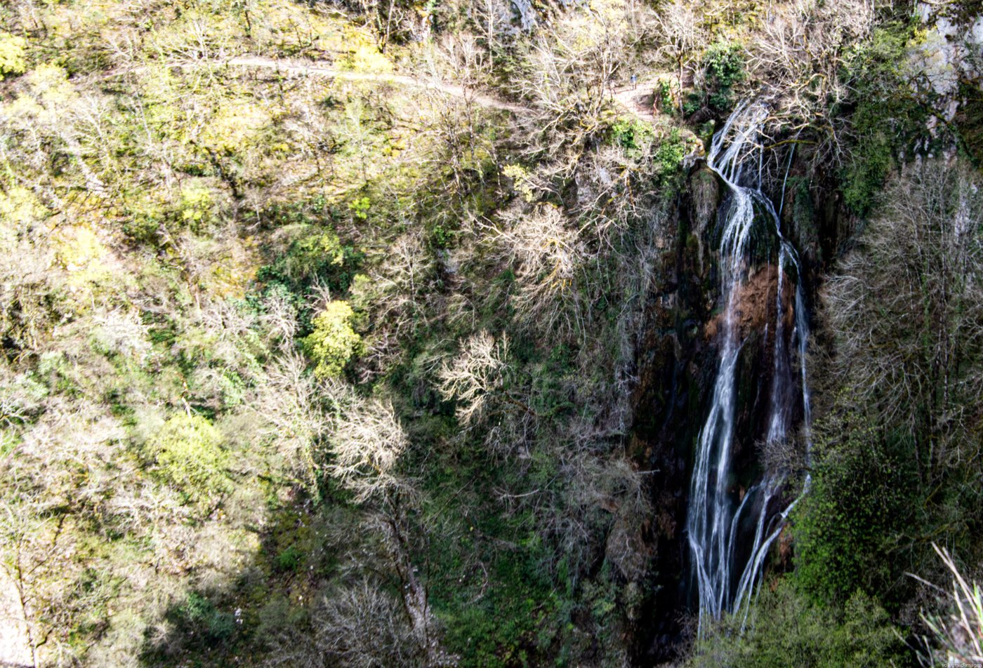 La cascade vue du sentier, Autoire dans le Lot