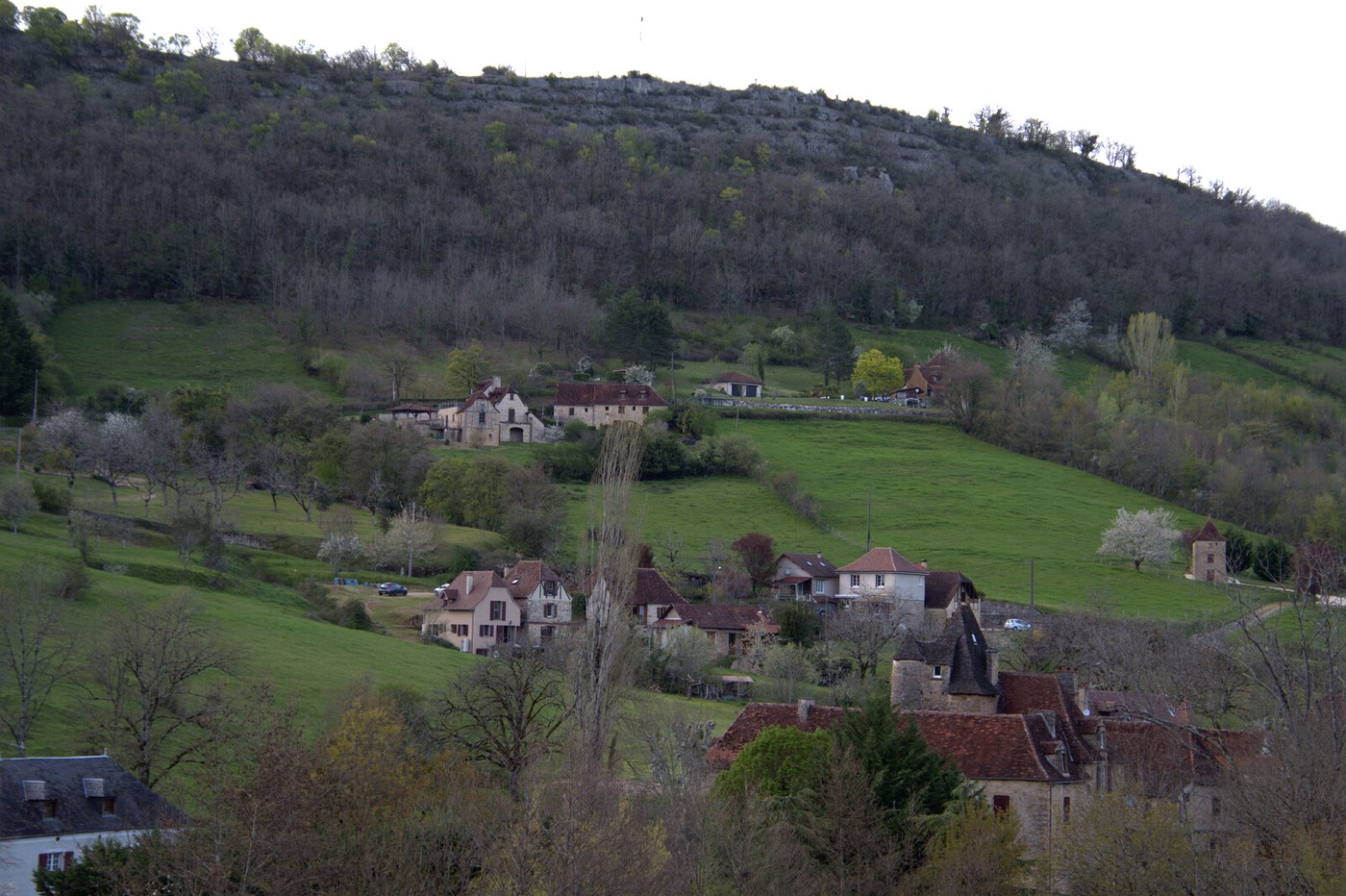 Le village dans son écrin de verdure, Autoire dans le Lot