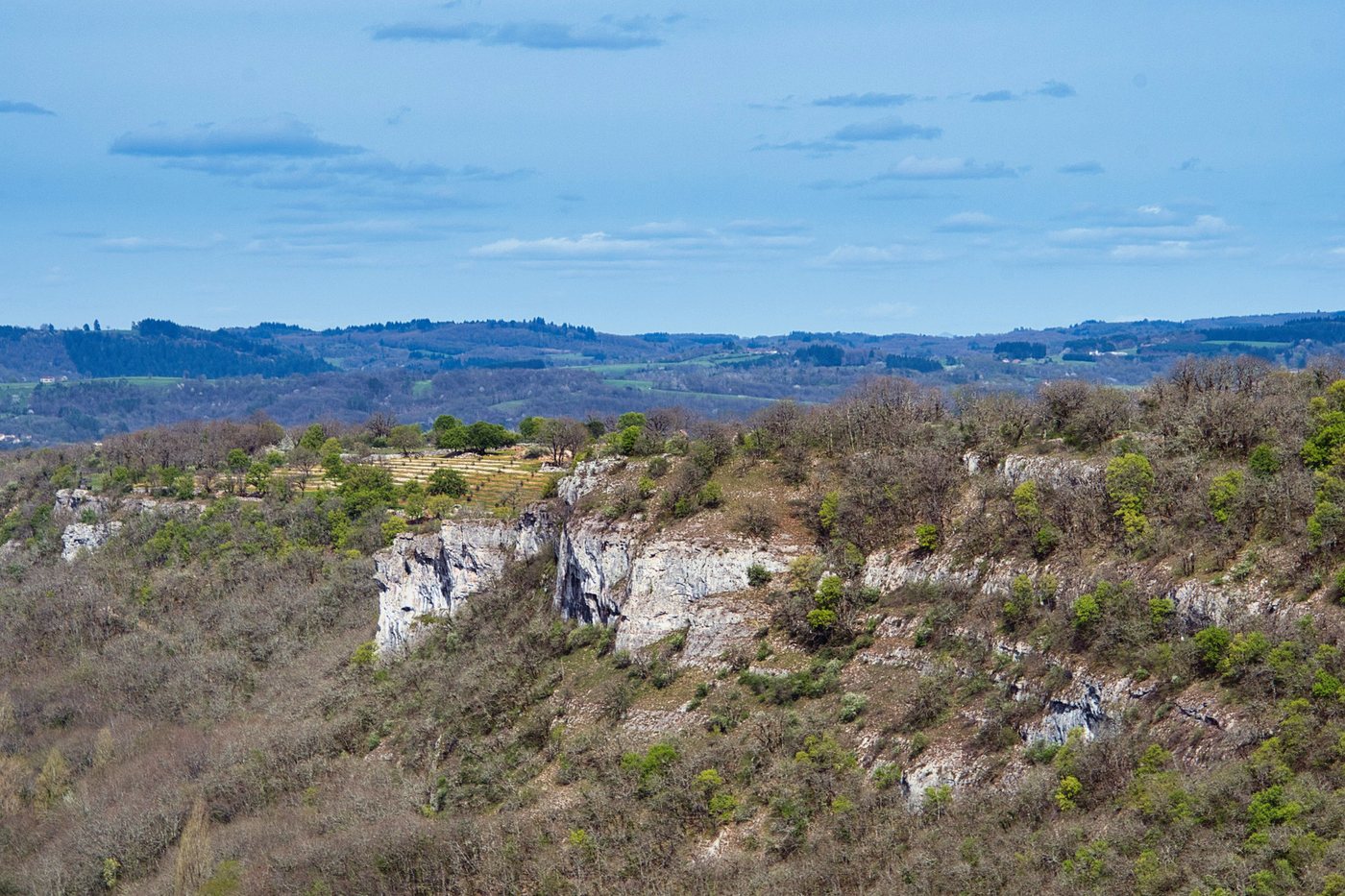 La roche sous les arbres, Autoire dans le Lot