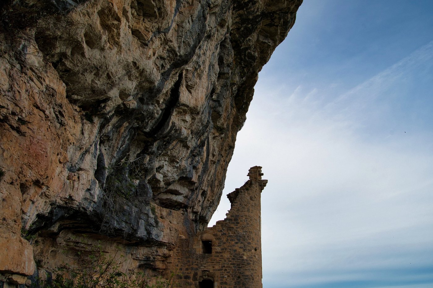 La tour au pied de la paroi, Autoire dans le Lot