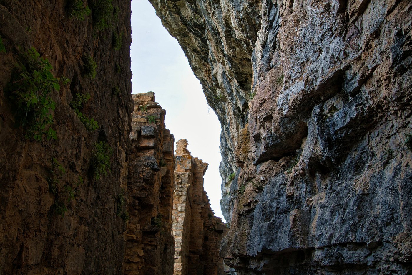 Le passage entre les rochers, Autoire dans le Lot